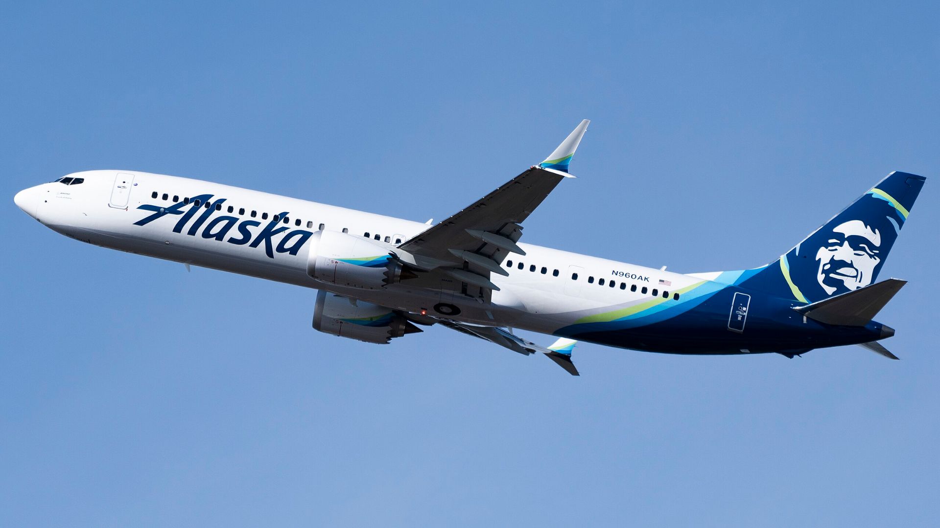 Alaska Airlines Reopens After IT Glitch Halts 200 Flights