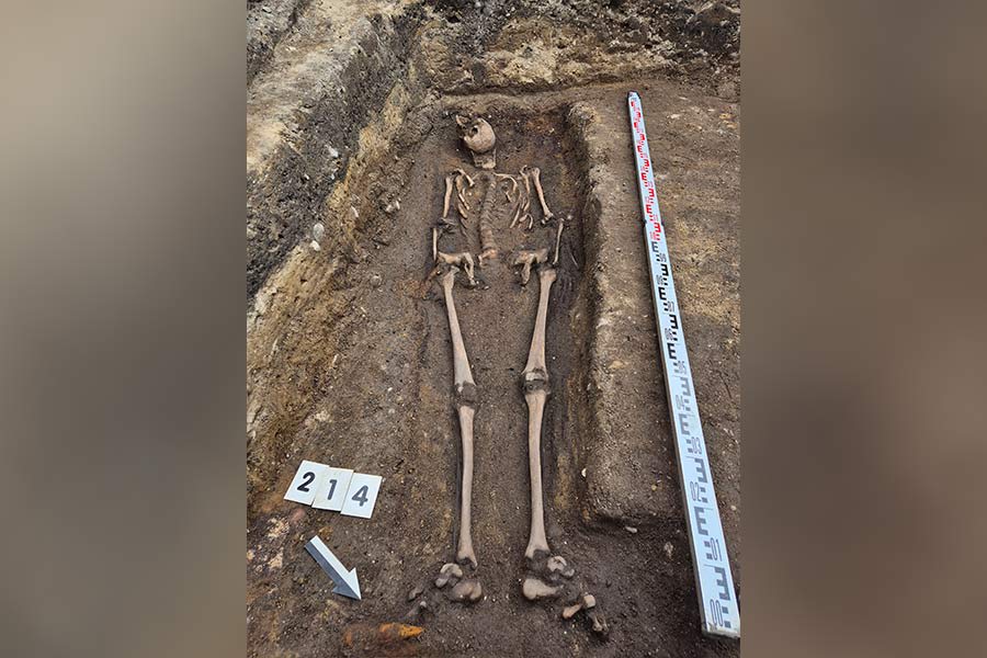 Ancient knight’s skeleton found under ice cream shop