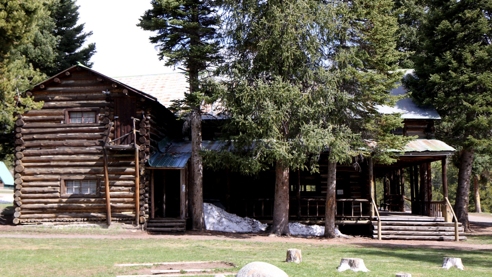 Ditch the crowds near Yellowstone’s border