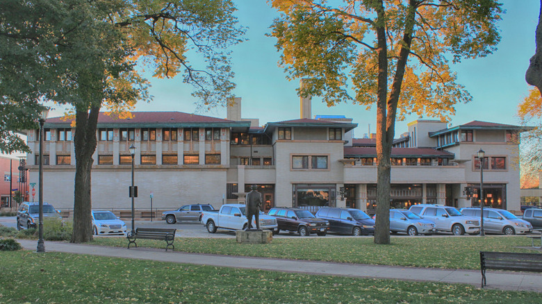 A Hidden Midwestern Gem: Prairie City’s Architectural and Broadway Treasures