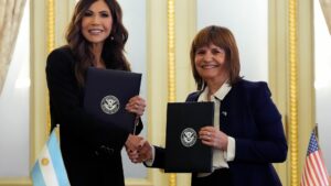 Trump Administration References Milei in Push for Visa-Free Travel for Argentinians