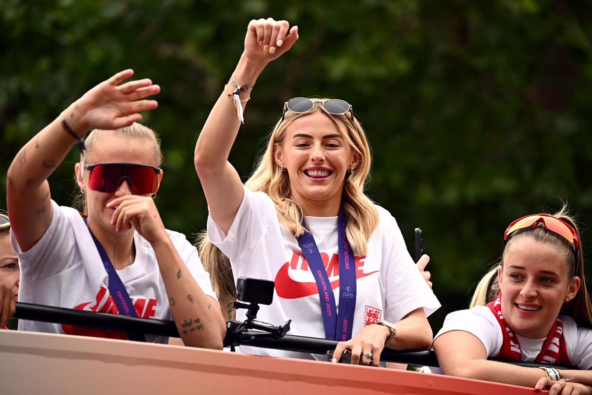Lionesses’ Victory Parade: Fans Sing ‘It’s Coming Home’ on Open-Top Bus