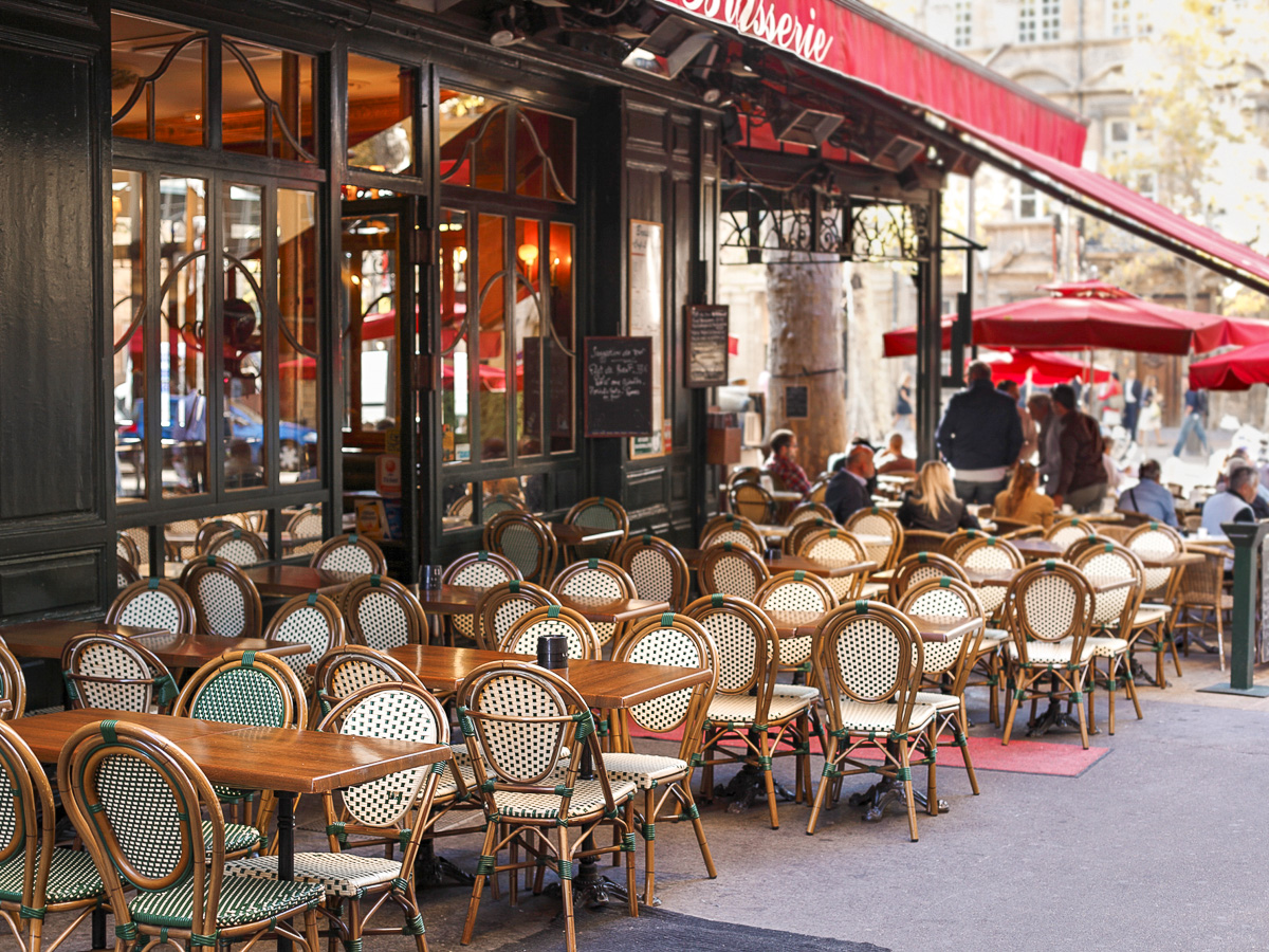 25 French Habits That Baffle Americans