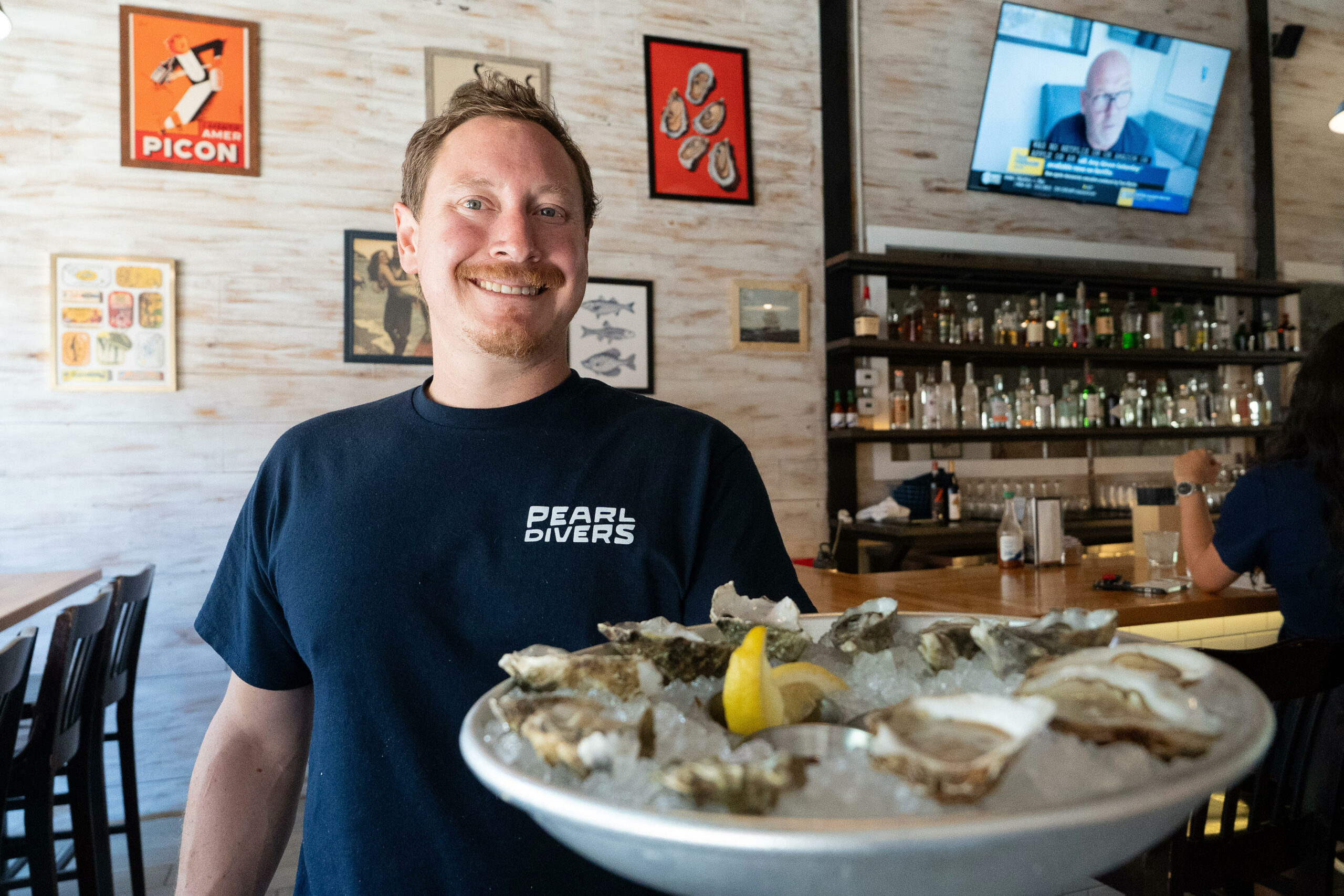 Pearl Divers Oyster Bar Delivers Coastal Freshness to the Desert