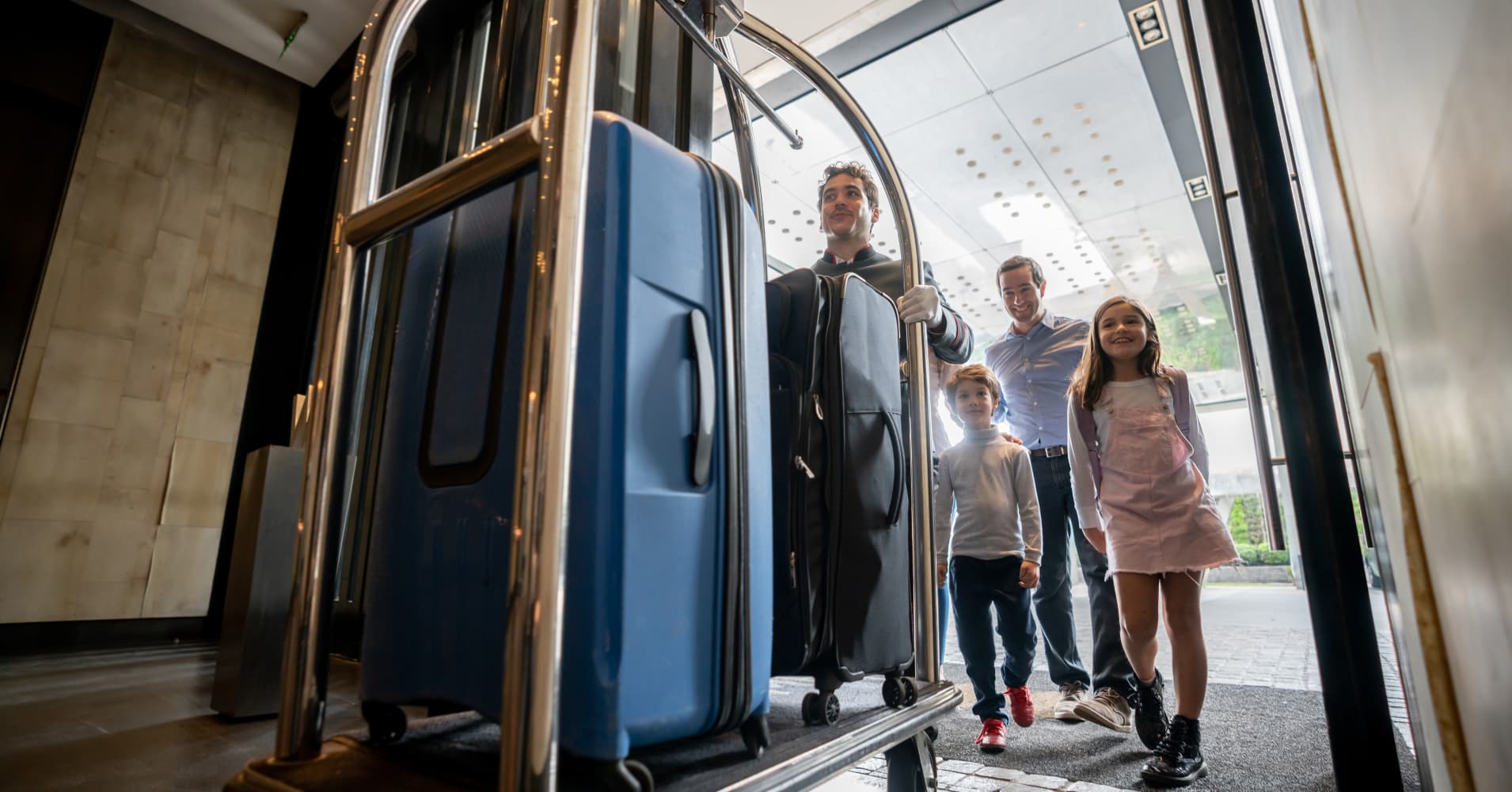 More Business Travelers Are Bringing Families on Trips