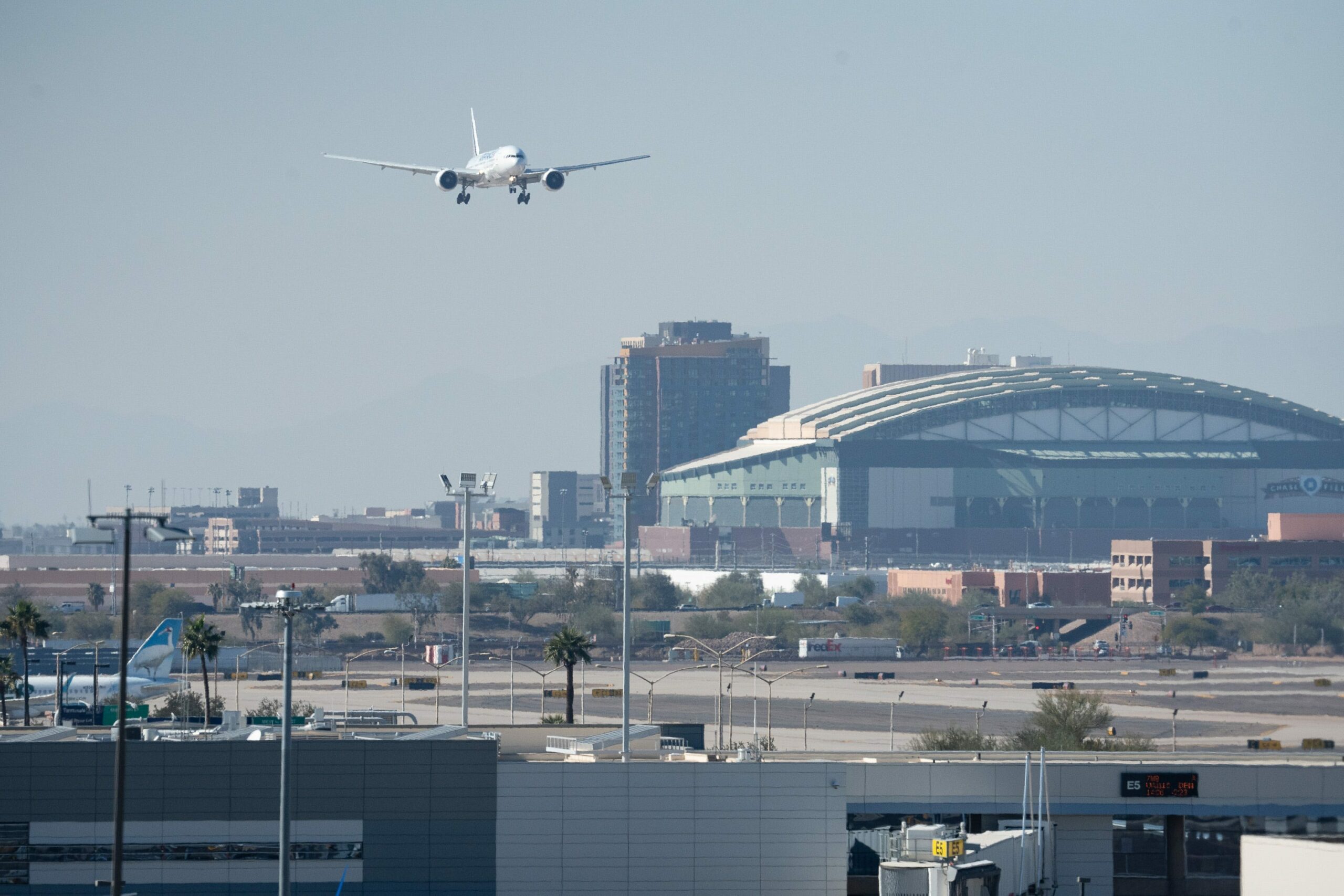 How Many Phoenix Flights Would Disappear If Spirit Airlines Closes?