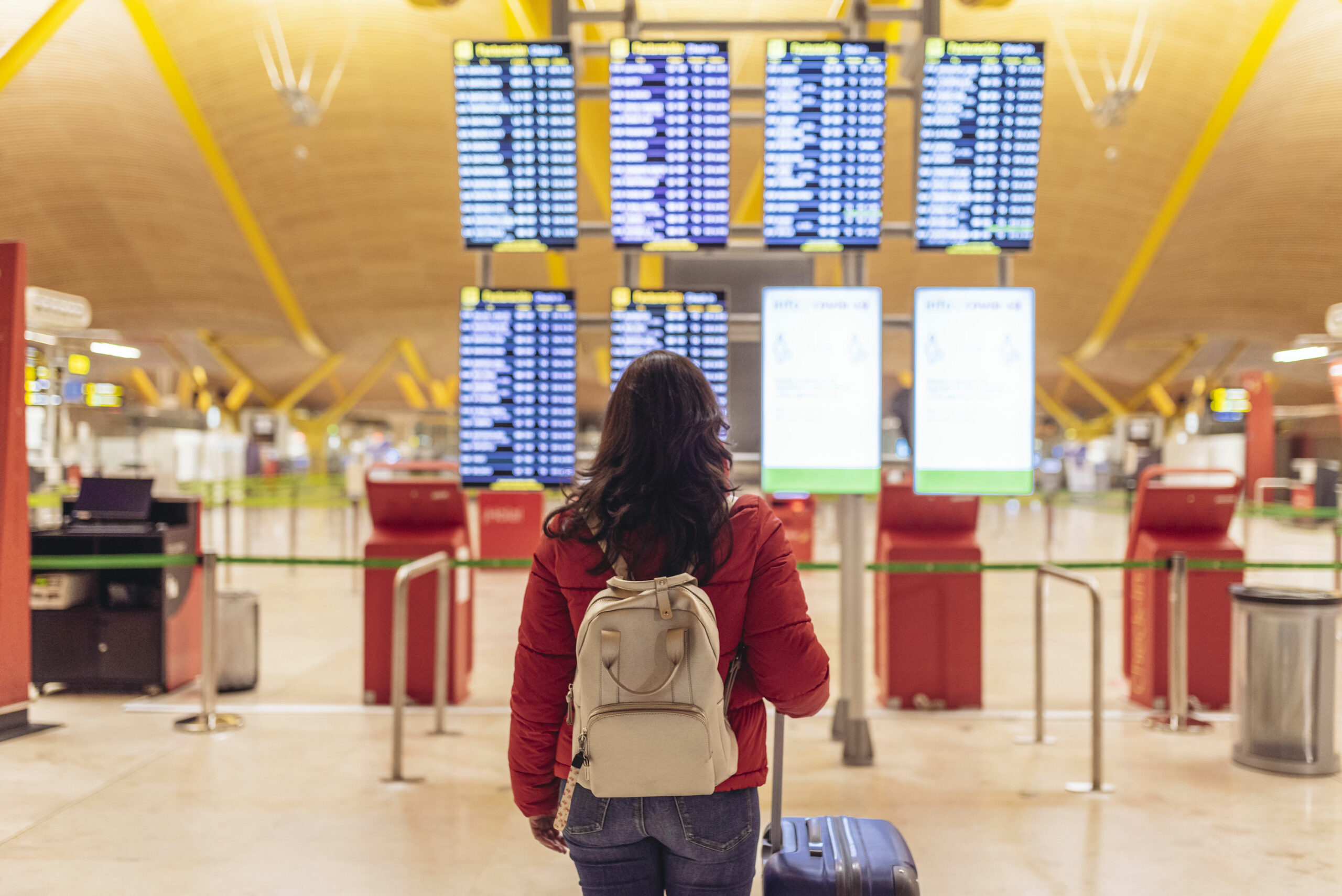 14 Essential Travel Hacks for 2025 First-Timers