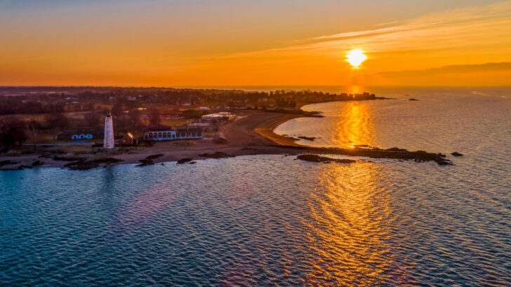 Top Travel Experts Call This Coastal City a Must-Visit This Fall