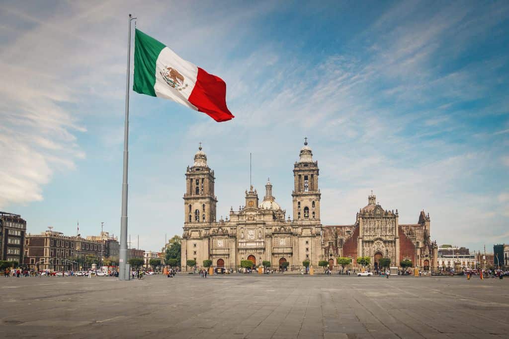 Beyond the Cheer: The True Meaning of “Viva México”