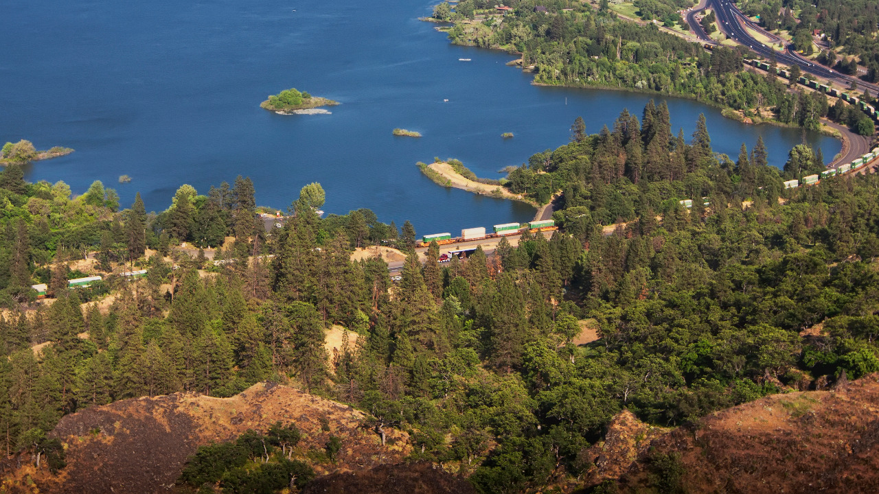 Scenic Stops Along the Historic Gorge Route