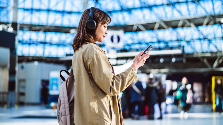 Keep Electronics Spotless on the Go with a Compact Travel Kit