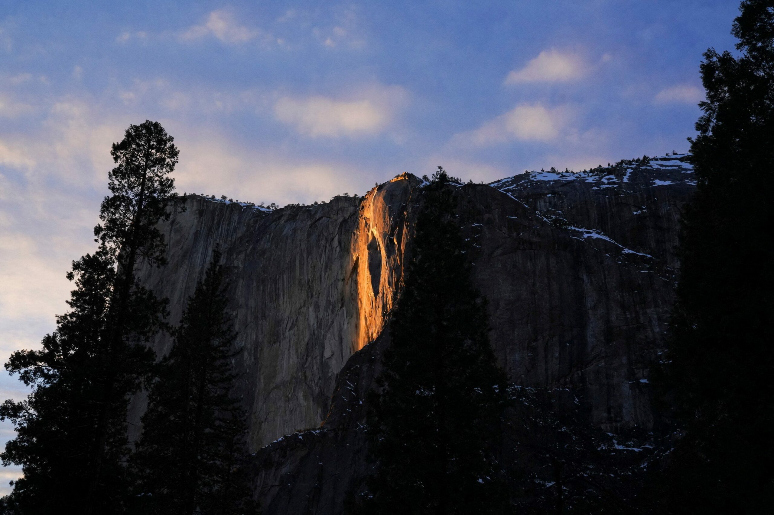 Iconic Views of Half Dome and El Capitan in Yosemite Valley
