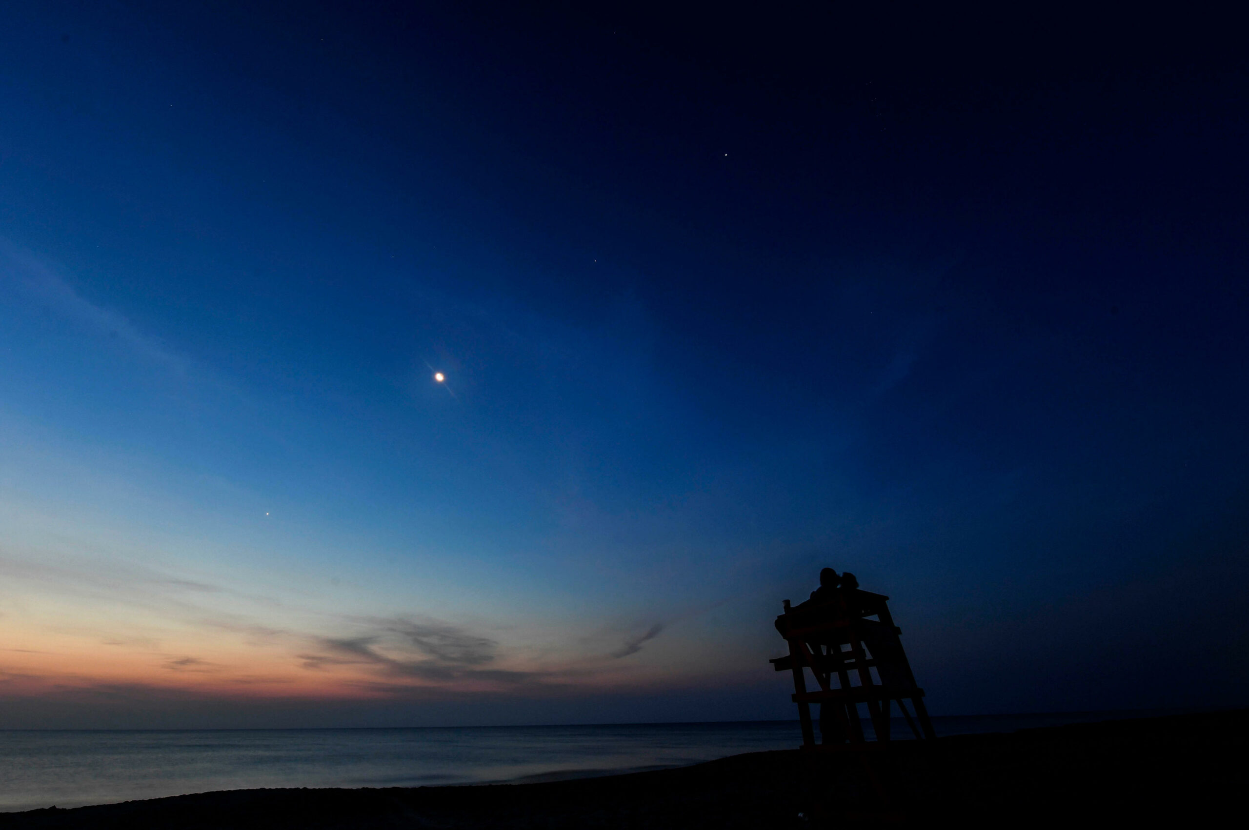 How to Witness Venus and Saturn’s Conjunction in California’s Sky