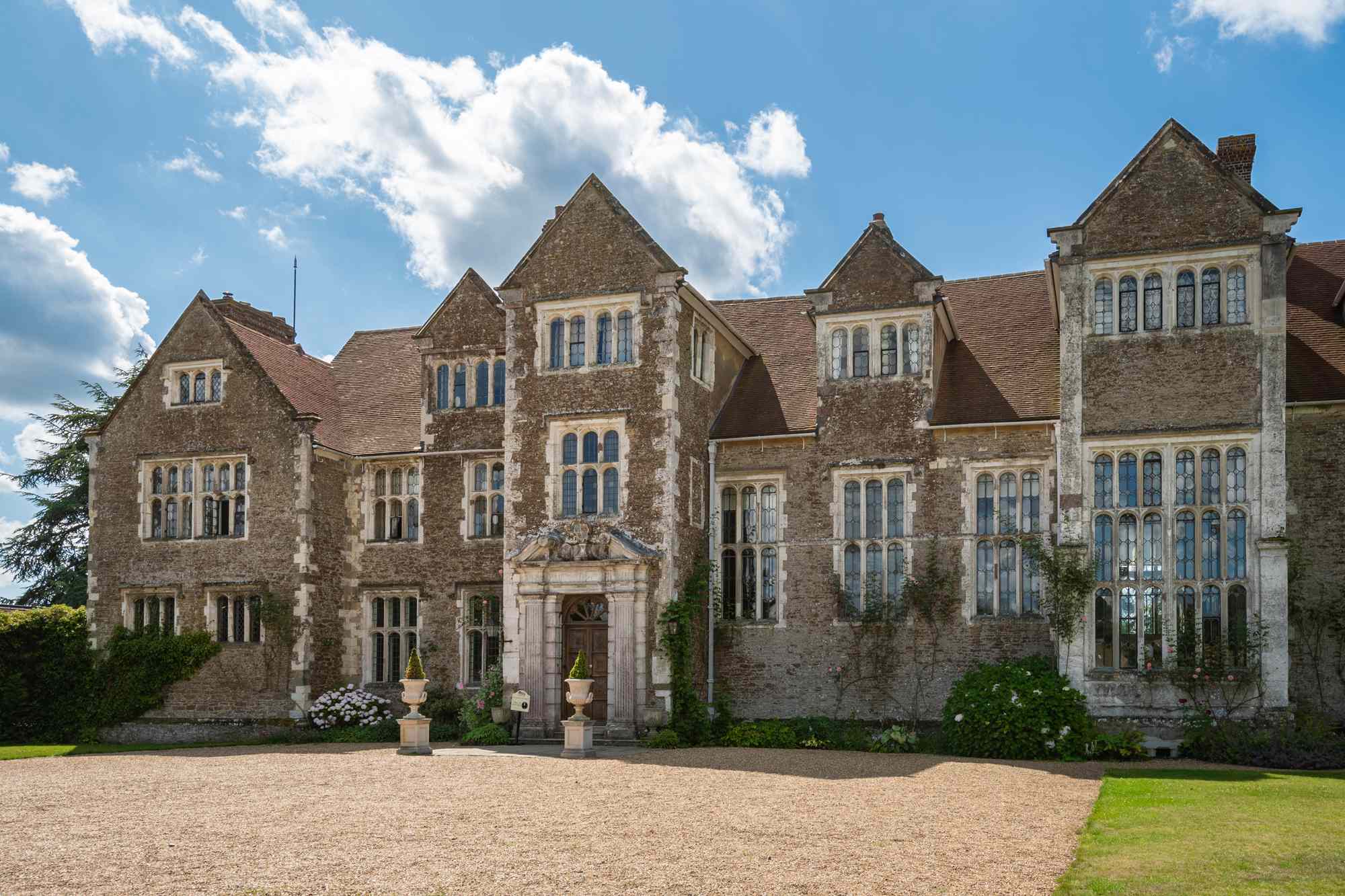 The real English estates that inspired ‘Bridgerton’ season 4—visit them today