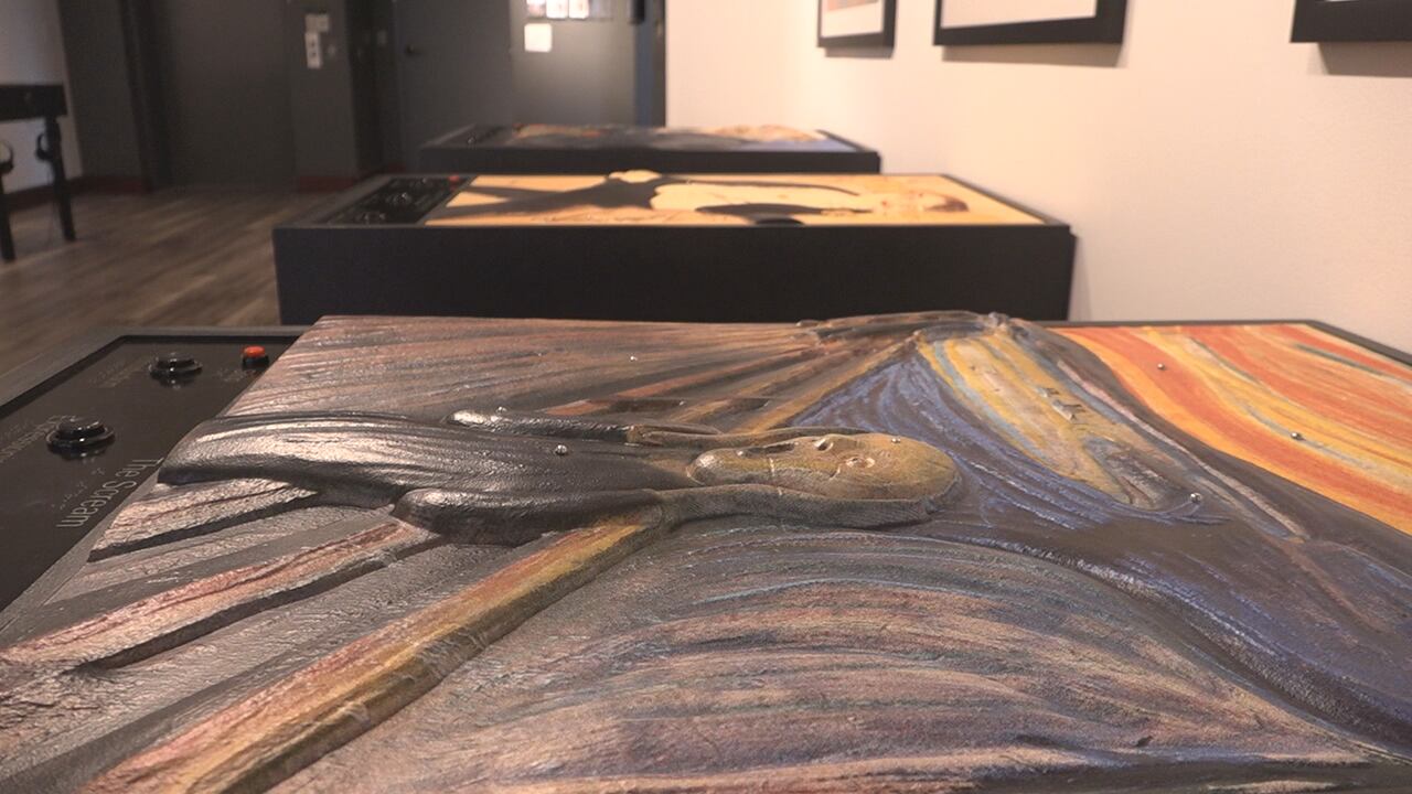 New exhibit lets visitors feel like stars of famous art