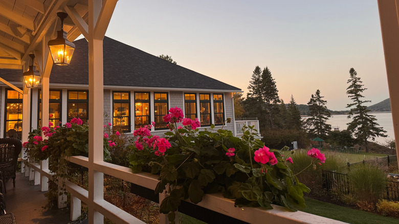 Coastal Charm: A Nostalgic Getaway Near Acadia with Old Money Vibe