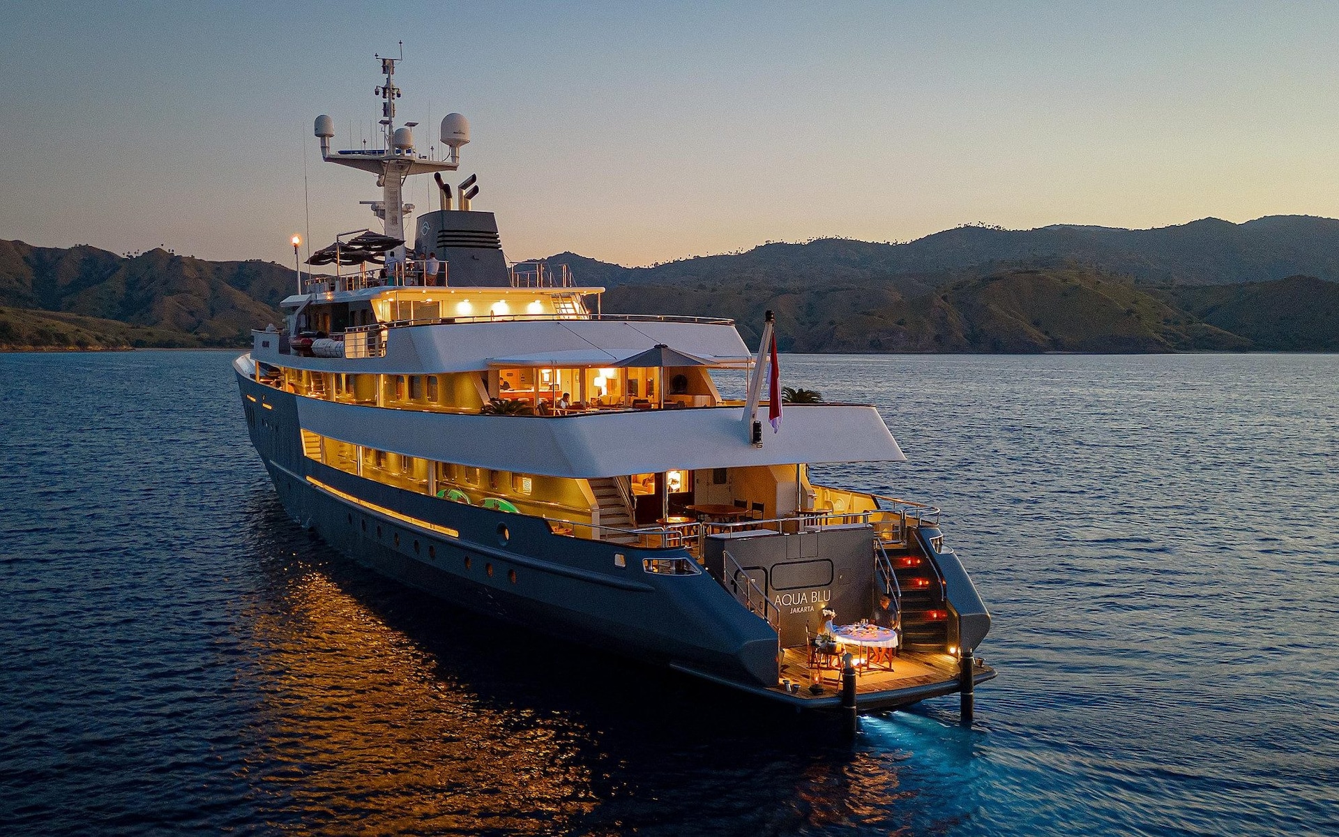 Aqua Blu: Refinement with Flair on the Water