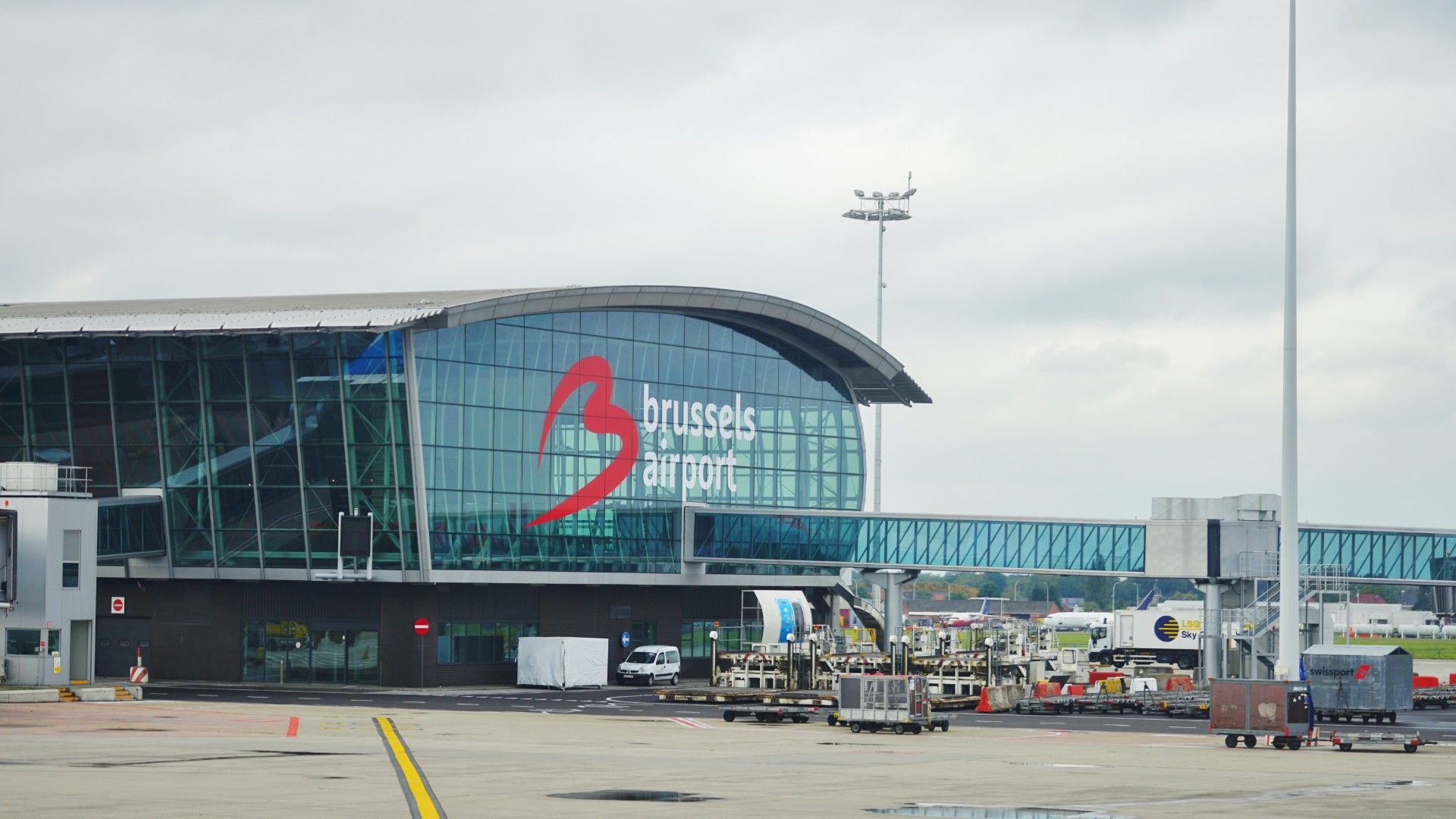 Brussels Airport Faces 24-Hour Shutdown Over Security Strike