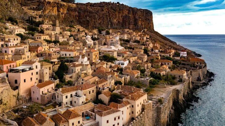 5 Unmissable Greece Destinations to Visit Once in a Lifetime